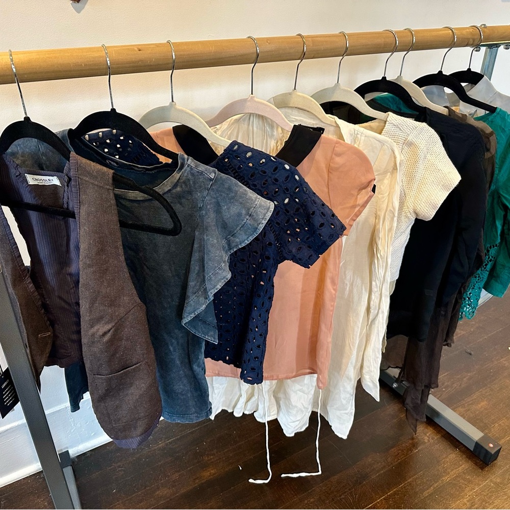 Designer Lot Consignment; Shelf Pulls; Wholesale;… - image 1